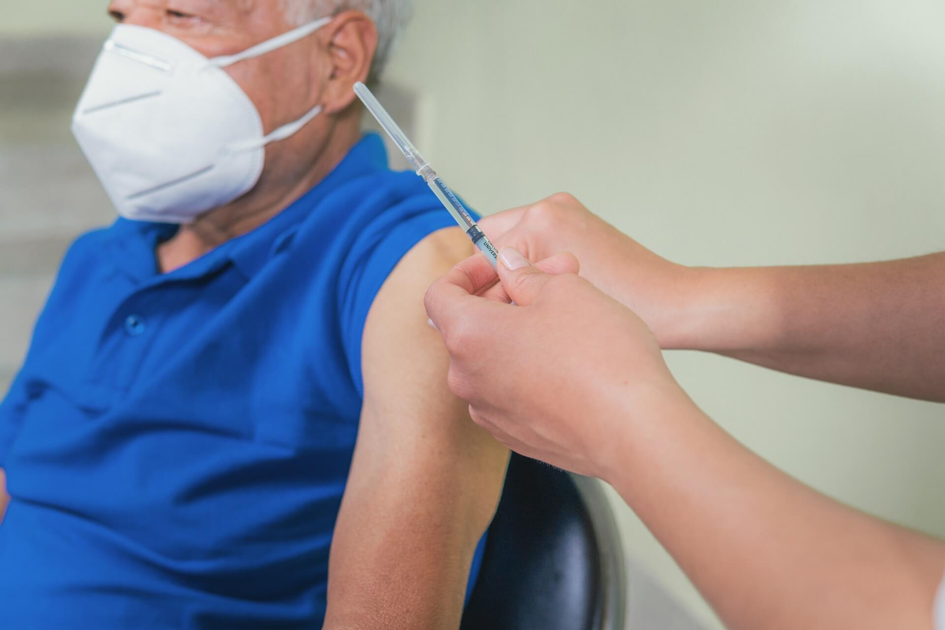 Seniorzy odmawiają szczepień